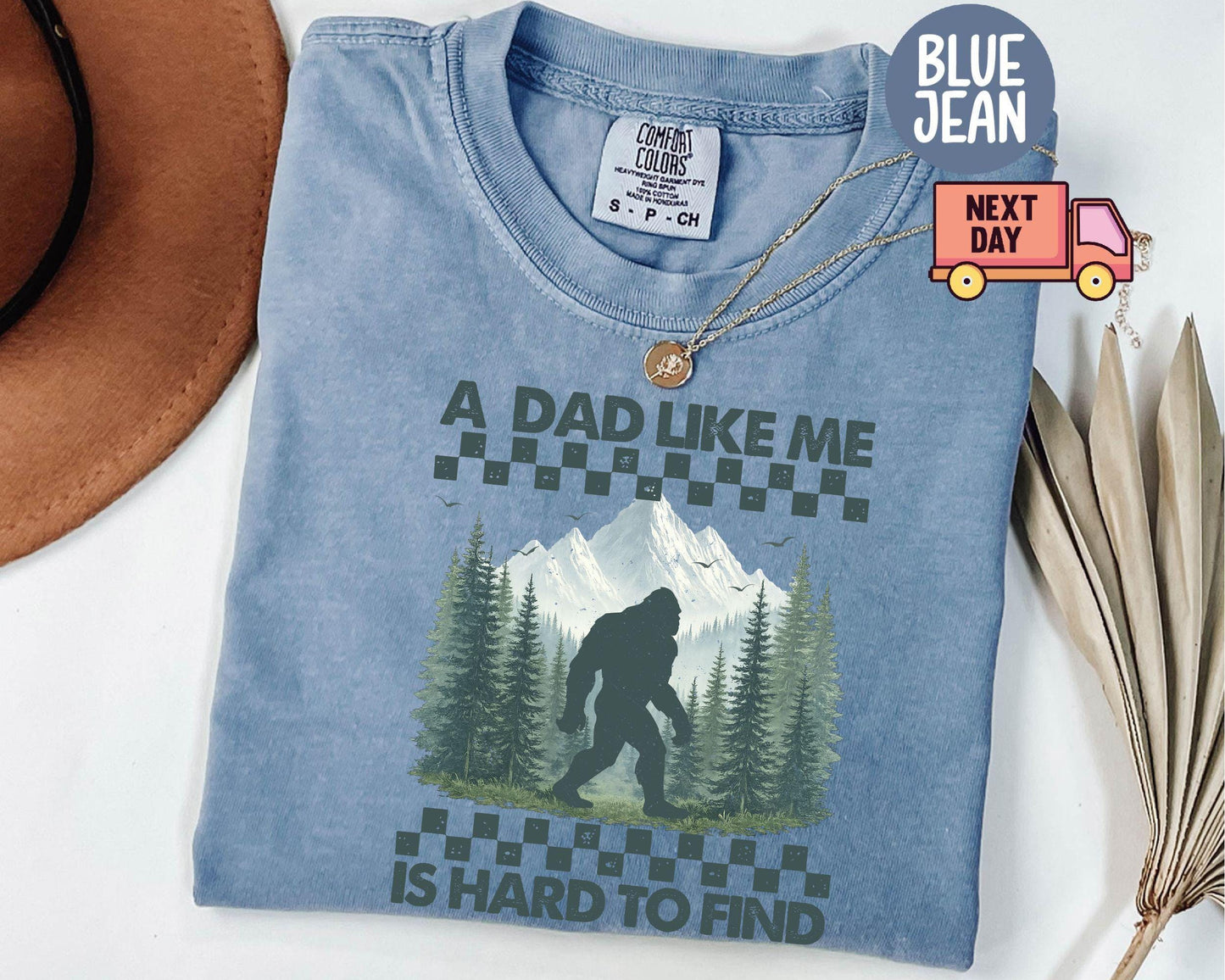 Retro Funny Dad Shirt, Funny A Dad Like Me Is Hard To Find T-Shirt, Popular Fathers Day Shirt, Cool Dad Gift