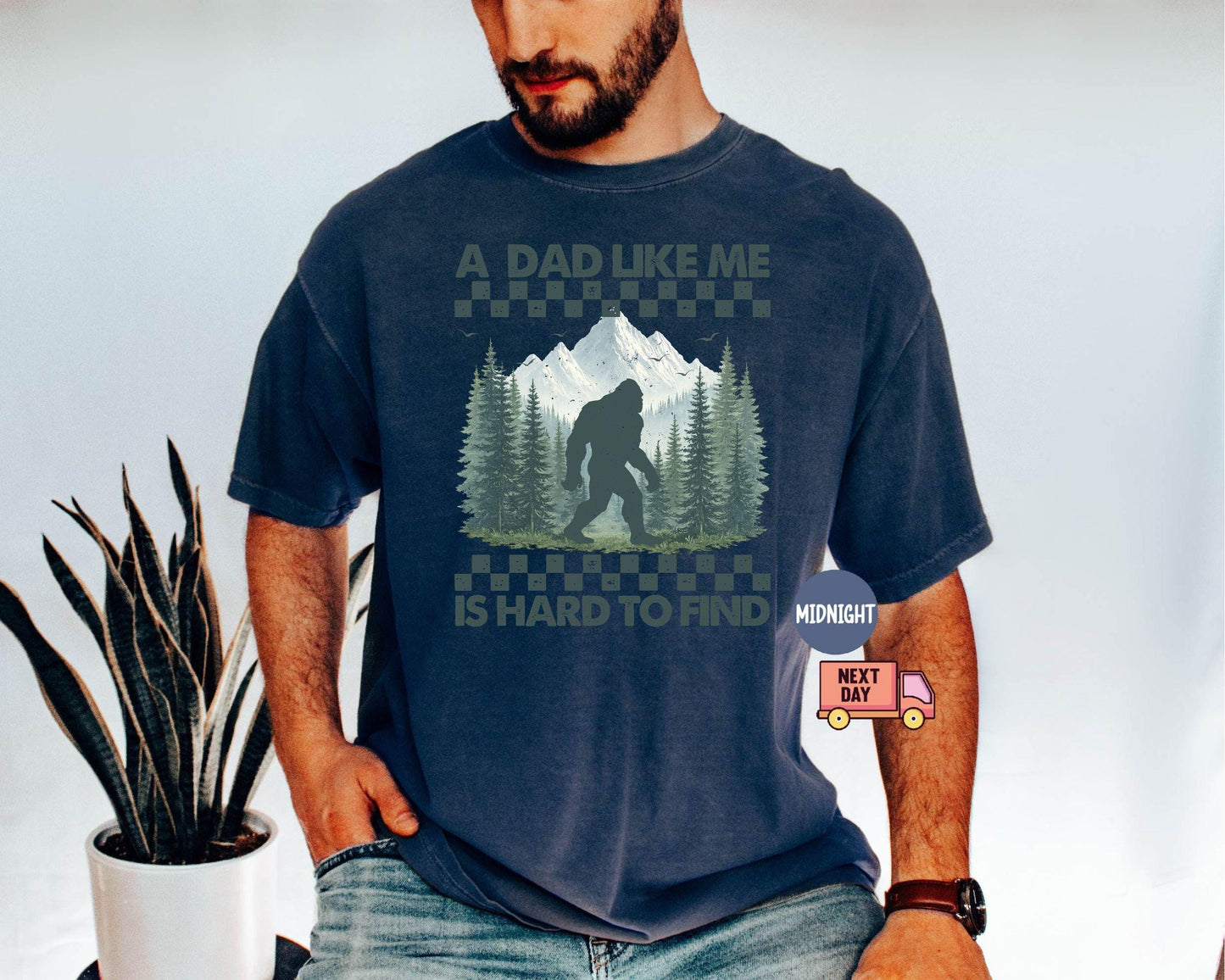 Retro Funny Dad Shirt, Funny A Dad Like Me Is Hard To Find T-Shirt, Popular Fathers Day Shirt, Cool Dad Gift